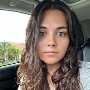 Meet your Posher, Alexis